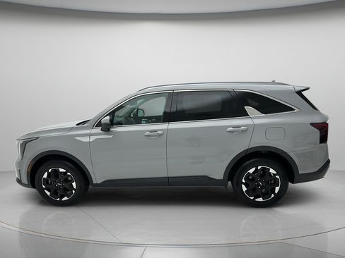 Used 2024 Kia Sorento S w/ Panoramic Sunroof Package AWD/4WD image 8
