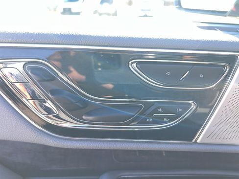 Used 2019 Lincoln Navigator Reserve image 26