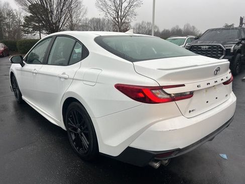 Used 2025 Toyota Camry SE image 7