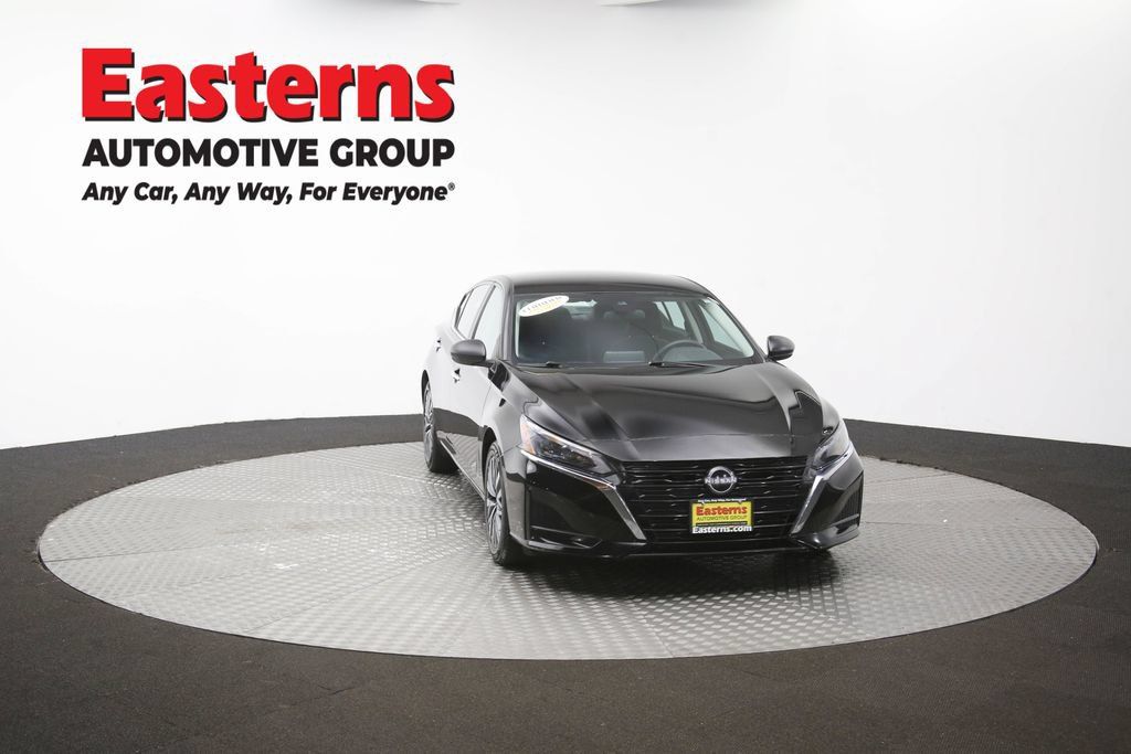 Used 2025 Nissan Altima 2.5 SV FWD image 51