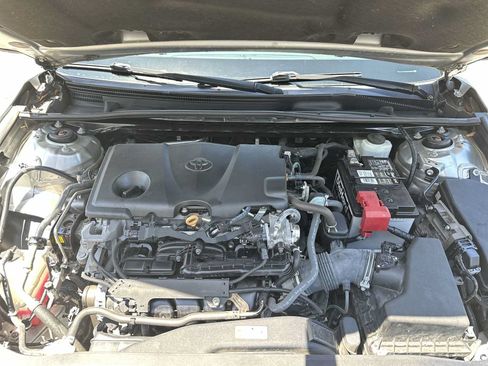 Used 2021 Toyota Camry SE FWD image 13