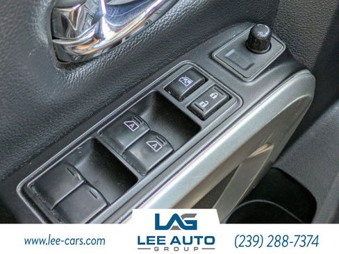 Used 2017 Nissan Titan SV image 17