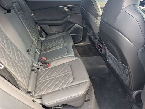 Used 2025 Audi SQ8 Premium Plus AWD/4WD image 32