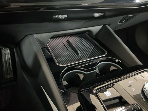 Certified 2025 BMW 530i xDrive w/ Executive Package image 14