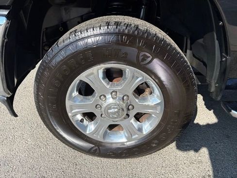 Used 2024 RAM 2500 Big Horn AWD/4WD image 13