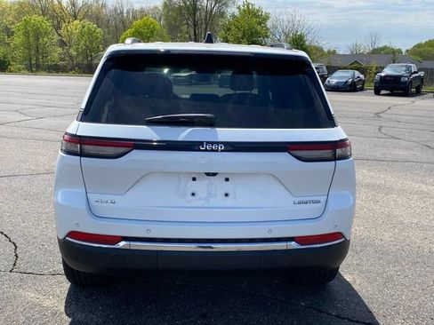 Used 2023 Jeep Grand Cherokee Limited AWD/4WD image 4