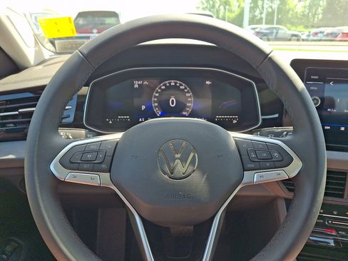 New 2026 Volkswagen Jetta SE FWD image 10