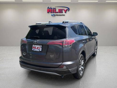 Used 2017 Toyota RAV4 XLE AWD/4WD image 5