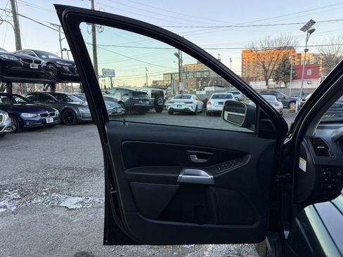 Used 2004 Volvo XC90 2.5T image 9