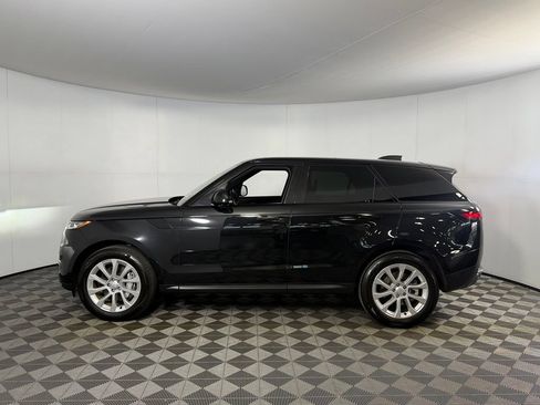 Used 2025 Land Rover Range Rover Sport SE AWD/4WD image 9