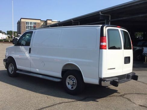 Used 2025 Chevrolet Express 2500 w/ Driver Convenience Package RWD image 4