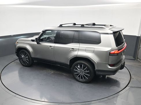 Used 2024 Lexus GX 550 w/ Accessory Package (2T) image 30