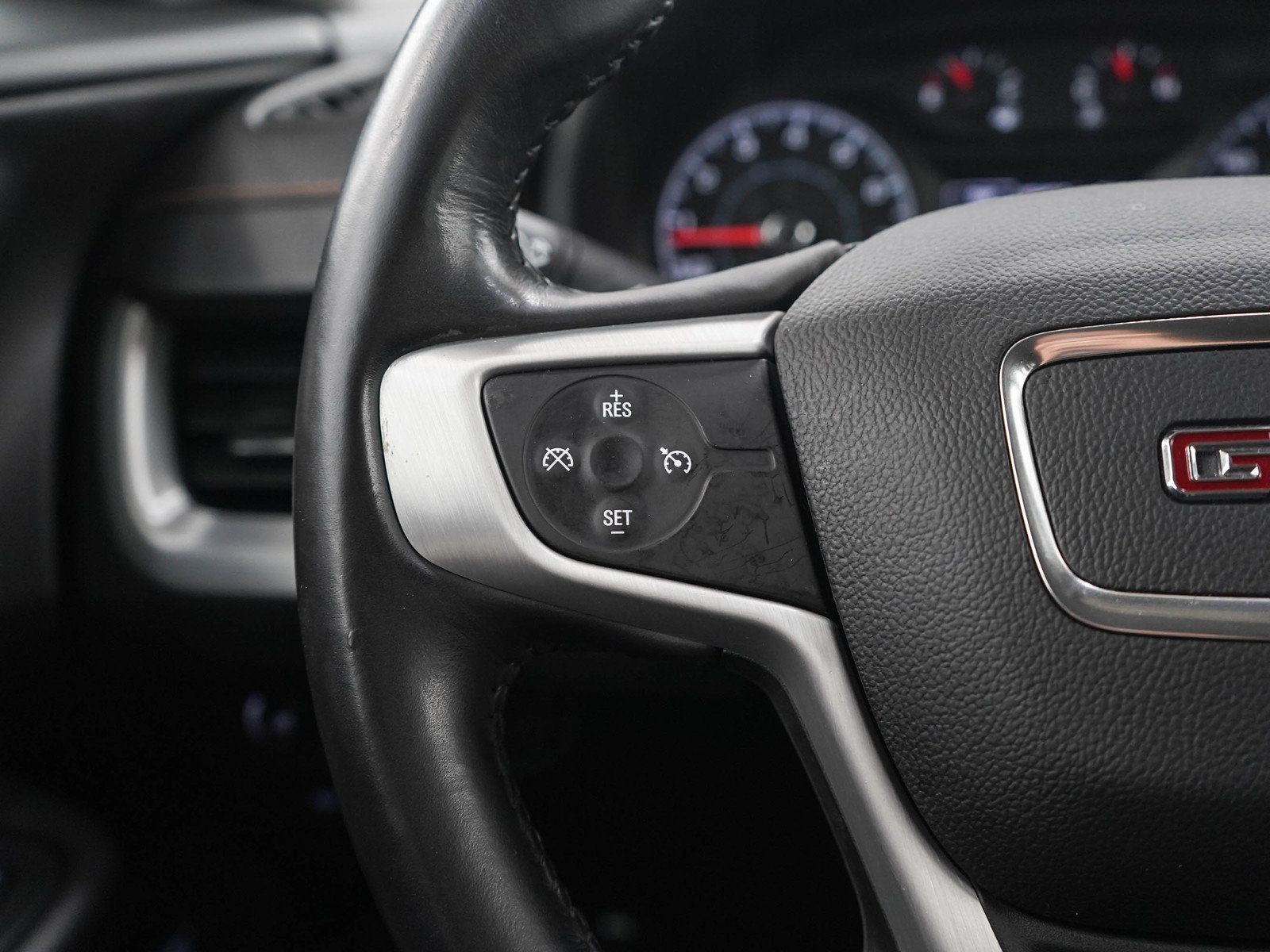 Used 2018 GMC Terrain SLE w/ Driver Convenience Package AWD/4WD image 25