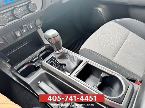 Used 2022 Toyota Tacoma TRD Off-Road AWD/4WD image 12