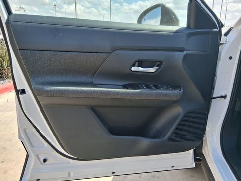 New 2026 Nissan Kicks SV w/ SV Premium Package FWD image 14