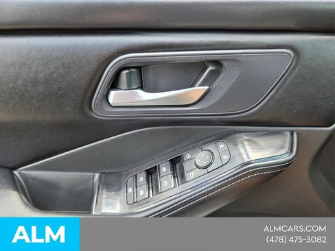 Used 2025 Nissan Rogue SV FWD image 26