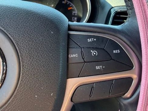 Used 2021 Jeep Grand Cherokee Overland AWD/4WD image 23