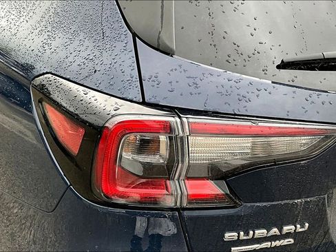 Used 2024 Subaru Outback Premium AWD/4WD image 19