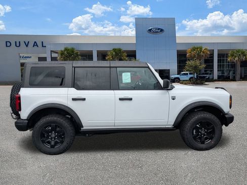 New 2025 Ford Bronco Big Bend w/ Black Diamond Package image 2