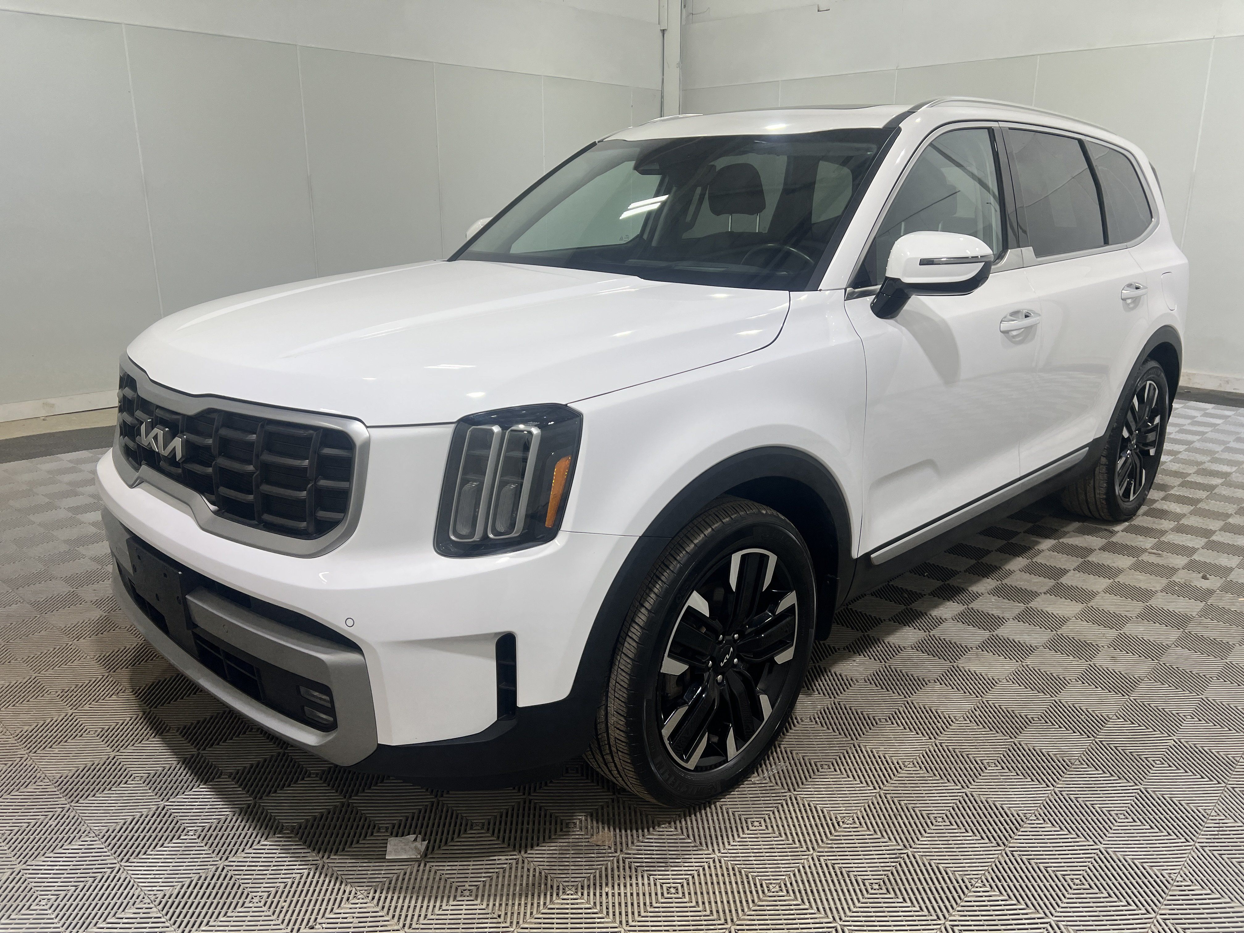 Used 2023 Kia Telluride SX AWD/4WD image 1