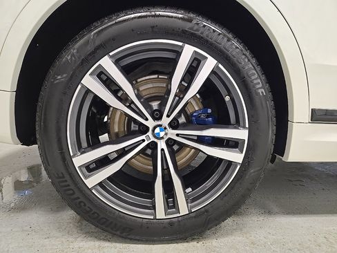 Certified 2022 BMW X7 xDrive40i w/ M Sport Package image 10