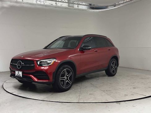 Used 2022 Mercedes-Benz GLC 300 4MATIC image 2