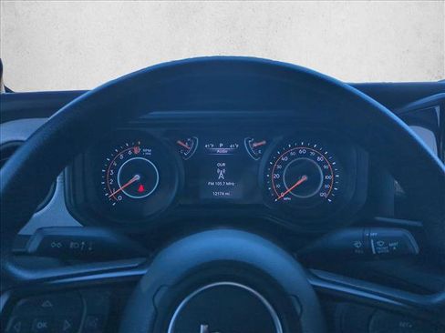 Used 2024 Jeep Gladiator Sport image 10