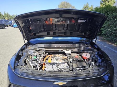 Used 2025 Chevrolet Equinox EV LT FWD image 8