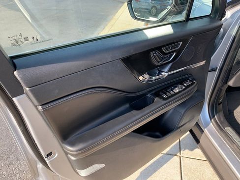 Used 2023 Lincoln Corsair Reserve w/ Equipment Group 201A AWD/4WD image 21