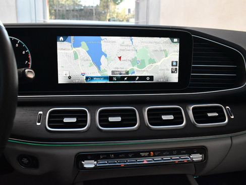 Used 2020 Mercedes-Benz GLS 450 4MATIC image 33