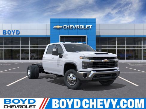 New 2026 Chevrolet Silverado 3500 LT image 1