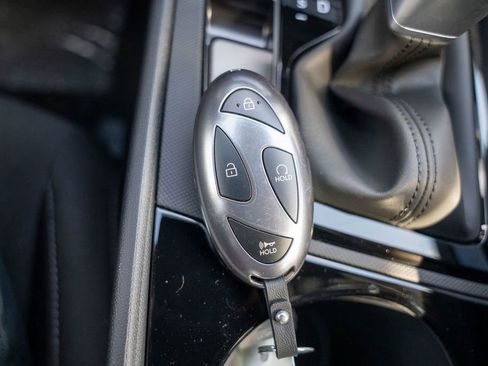New 2025 Hyundai Elantra SEL FWD image 31