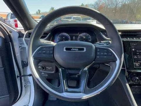 Used 2023 Jeep Grand Cherokee L Laredo AWD/4WD image 13