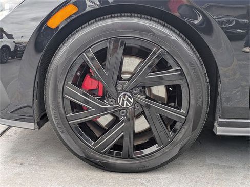 Used 2022 Volkswagen GTI SE image 10