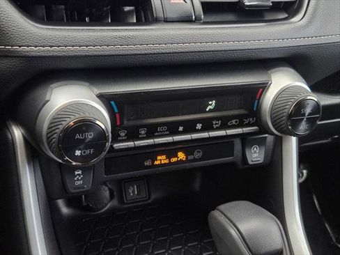Certified 2025 Toyota RAV4 XLE AWD/4WD image 17
