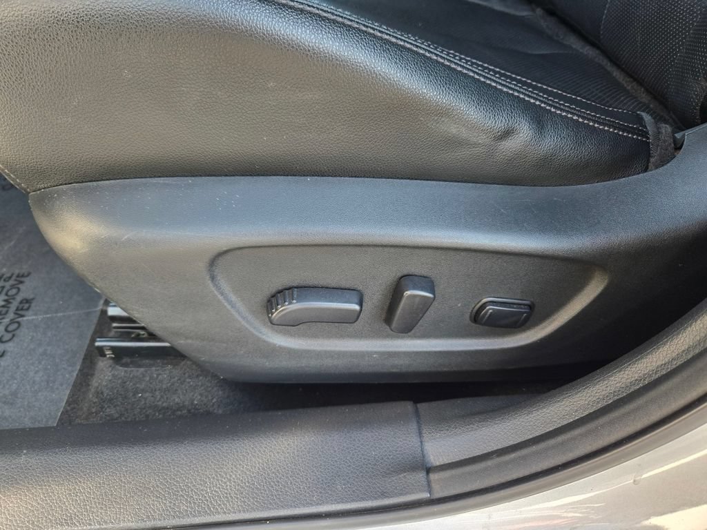 Used 2020 Nissan Rogue SL FWD image 16