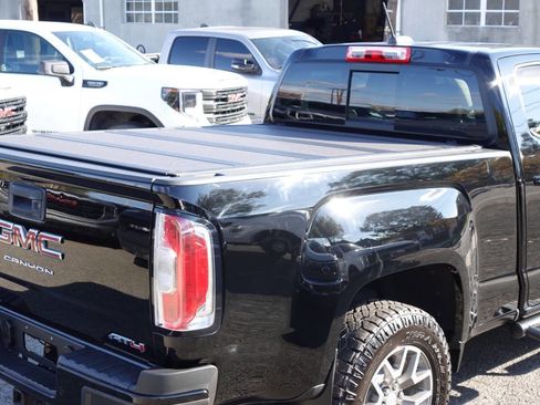 Used 2022 GMC Canyon AT4 image 11