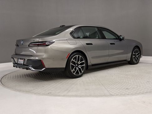 Certified 2023 BMW i7 xDrive60 AWD/4WD image 7