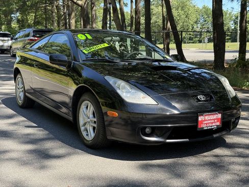 Used 2001 Toyota Celica GT FWD image 3