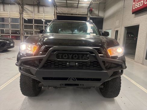 Used 2023 Toyota Tacoma SR5 image 2