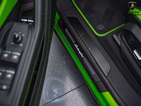 Used 2025 Lamborghini Urus SE image 26