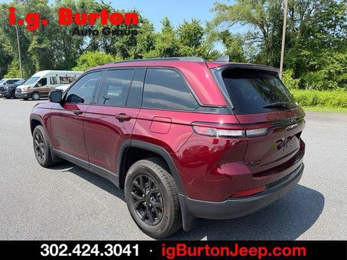 Certified 2025 Jeep Grand Cherokee Altitude AWD/4WD image 4