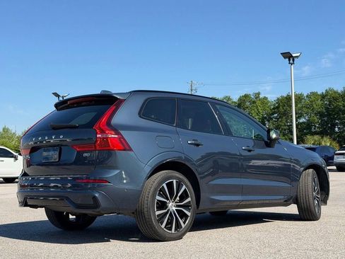 Used 2024 Volvo XC60 B5 Plus w/ Protection Package Premier AWD/4WD image 8