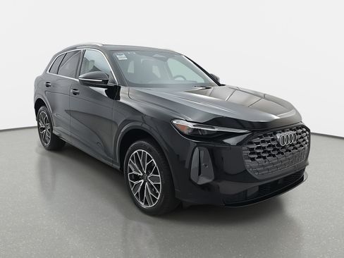 Used 2025 Audi Q5 Premium Plus w/ Premium Plus image 3