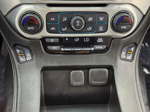 Used 2017 GMC Yukon XL SLT w/ Premium Edition image 31