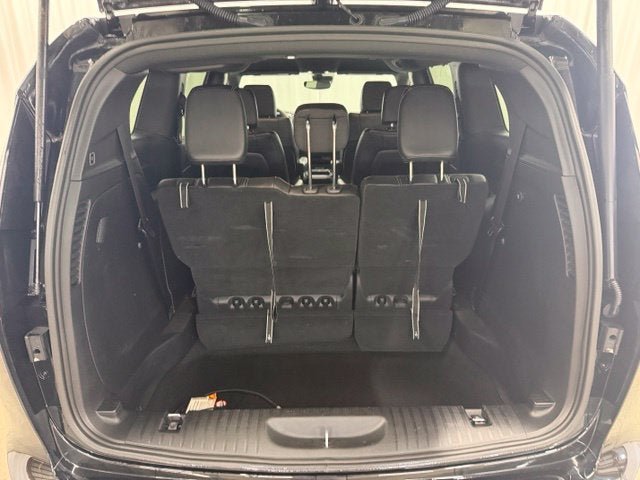 Used 2025 Chrysler Pacifica Select FWD image 24