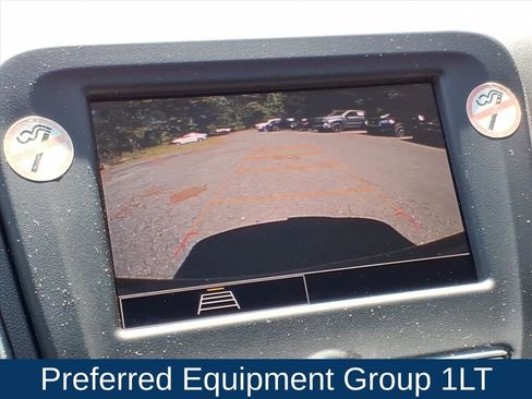 Used 2024 Chevrolet Equinox LT FWD image 2