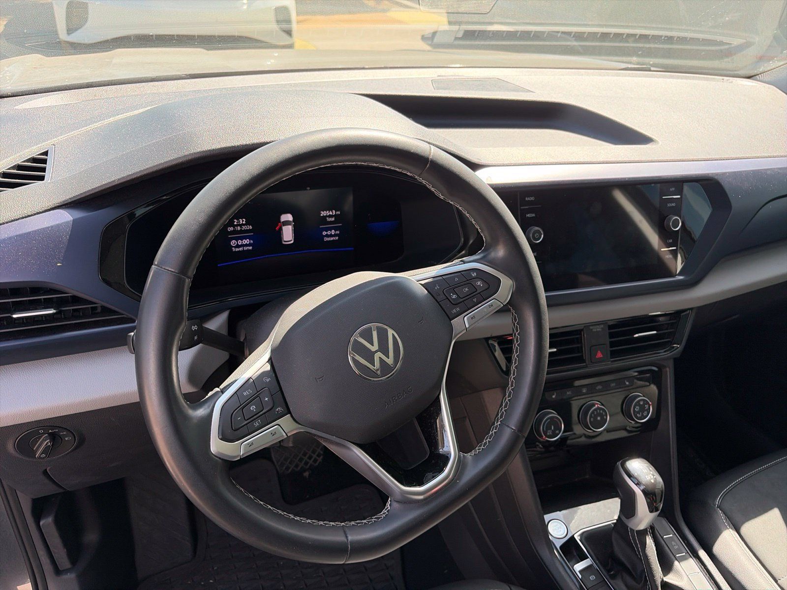 Used 2023 Volkswagen Taos SE w/ Panoramic Sunroof Package FWD image 8