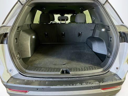 Used 2025 Chevrolet Equinox LT AWD/4WD image 28