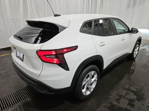 New 2026 Chevrolet Trax LS w/ LS Convenience Package image 3